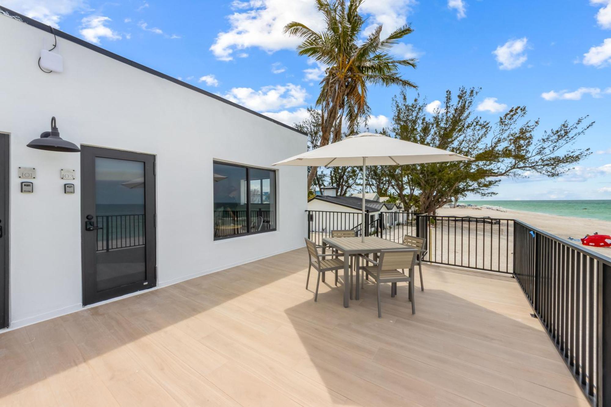 Seabreeze At Anna Maria Island Inn Брадентон-Бич Экстерьер фото